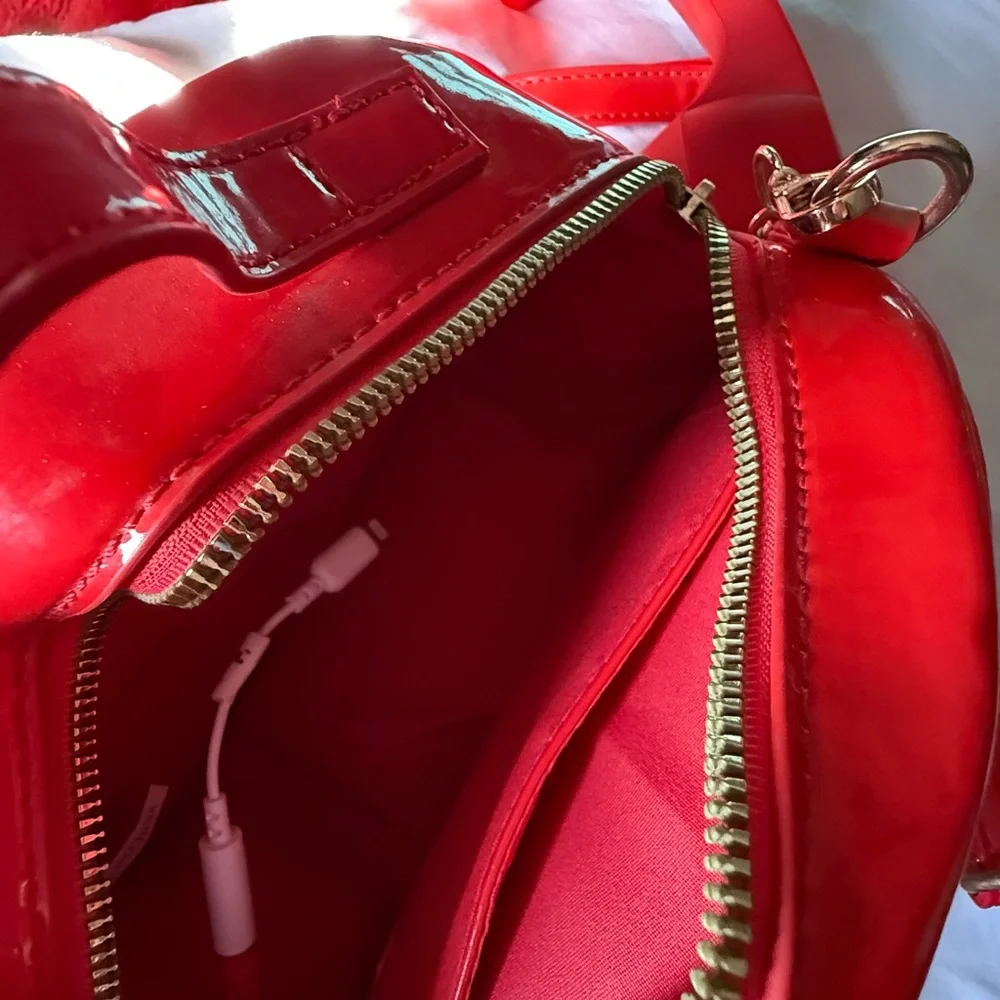 Real phone purse that takes calls. - Picture 7 of 7